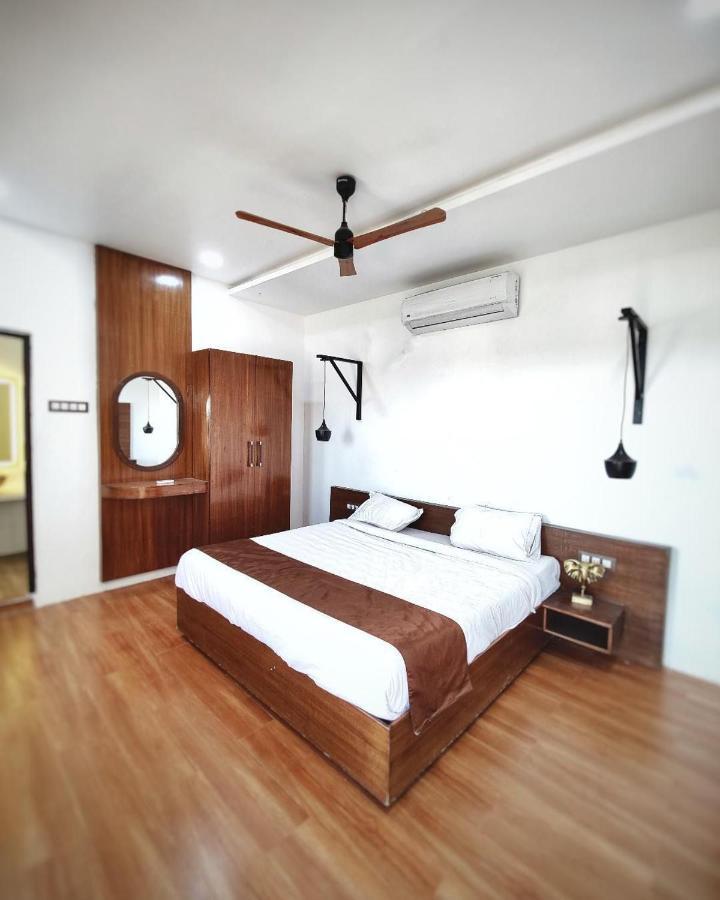 Hotel Rustic Vogue Shamirpet Exterior foto