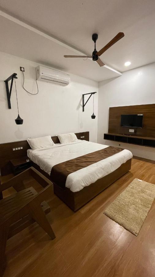 Hotel Rustic Vogue Shamirpet Exterior foto