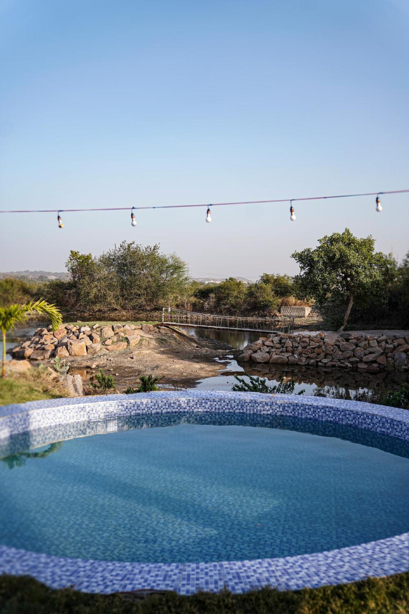 Hotel Rustic Vogue Shamirpet Exterior foto
